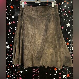 Banana Republic women’s suede skirt with distressed lining detail. Size 4.